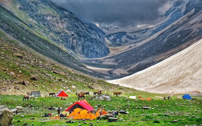 hampta pass Trek